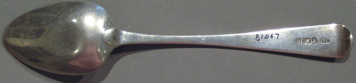 1998.0004.1072 spoon underside
