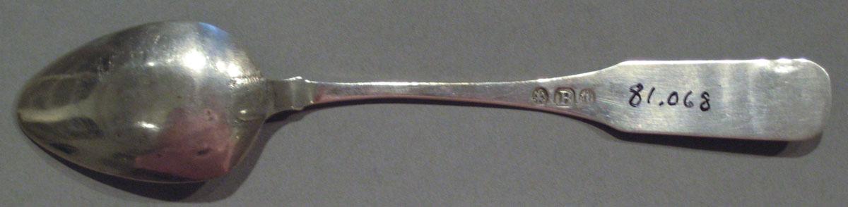 1998.0004.1073 spoon underside