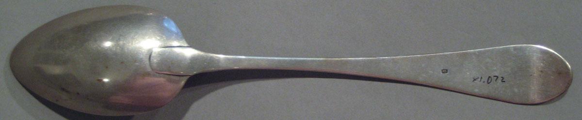 1998.0004.1077 spoon underside