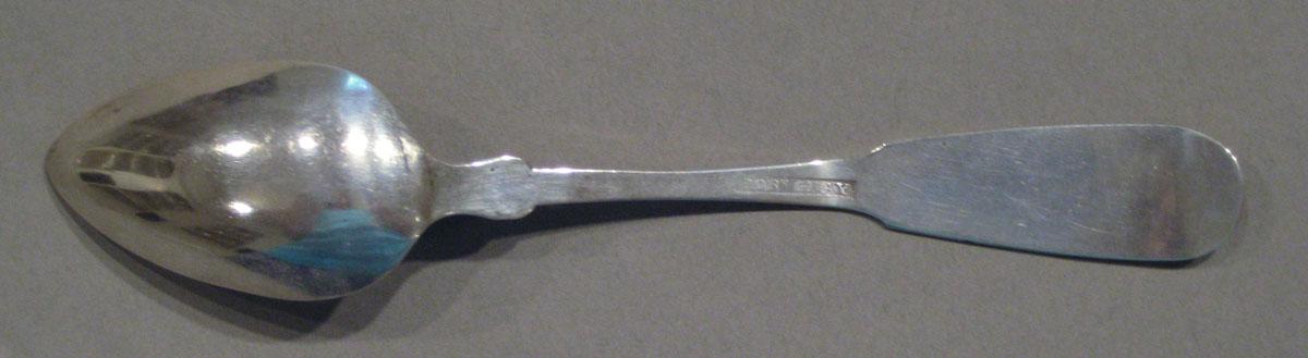 1998.0004.1080.003 spoon underside