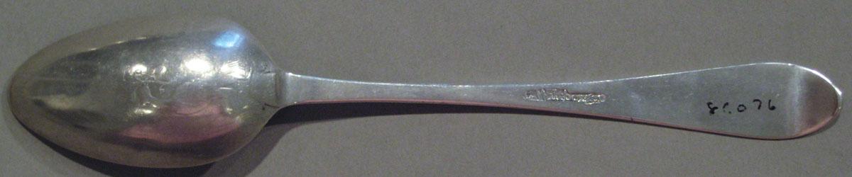 1998.0004.1081.002 spoon underside