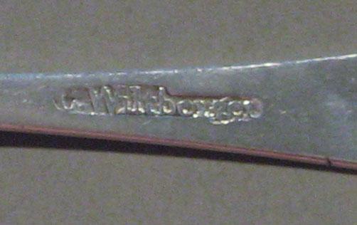 1998.0004.1081.002 spoon mark