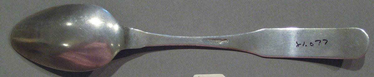 1998.0004.1082.001 spoon underside