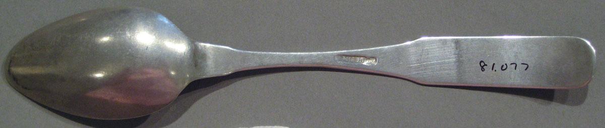 1998.0004.1082.002 spoon underside