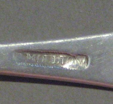 1998.0004.1082.002 spoon mark