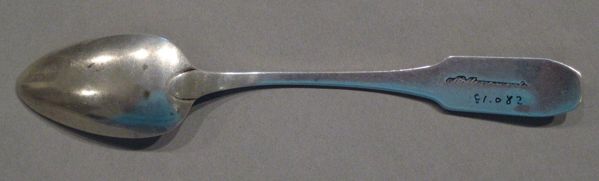 1998.0004.1087 spoon underside