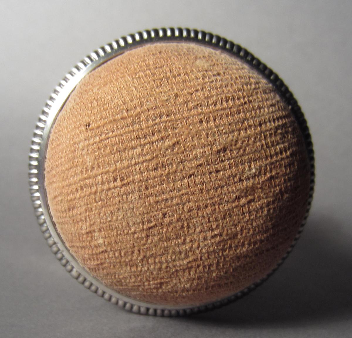 1958.0506 A Sewing kit, Cushion
