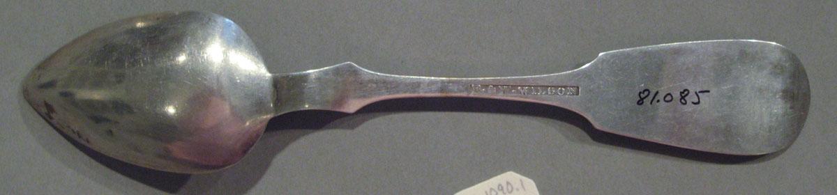 1998.0004.1090.001 spoon underside