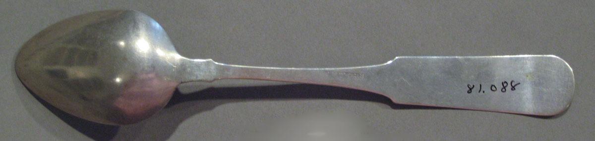 1998.0004.1093.001 spoon underside