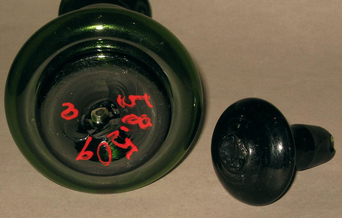 1958.0509 A, B Glass bottle (detail)