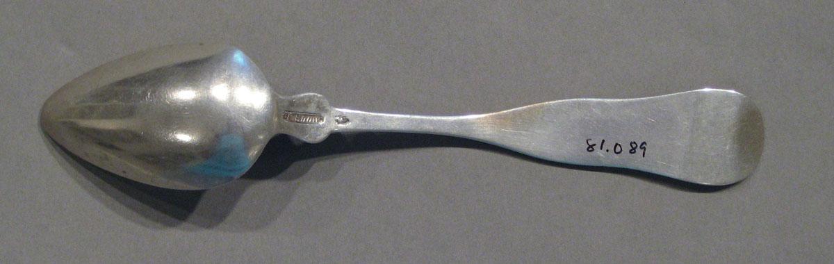 1998.0004.1094 spoon underside