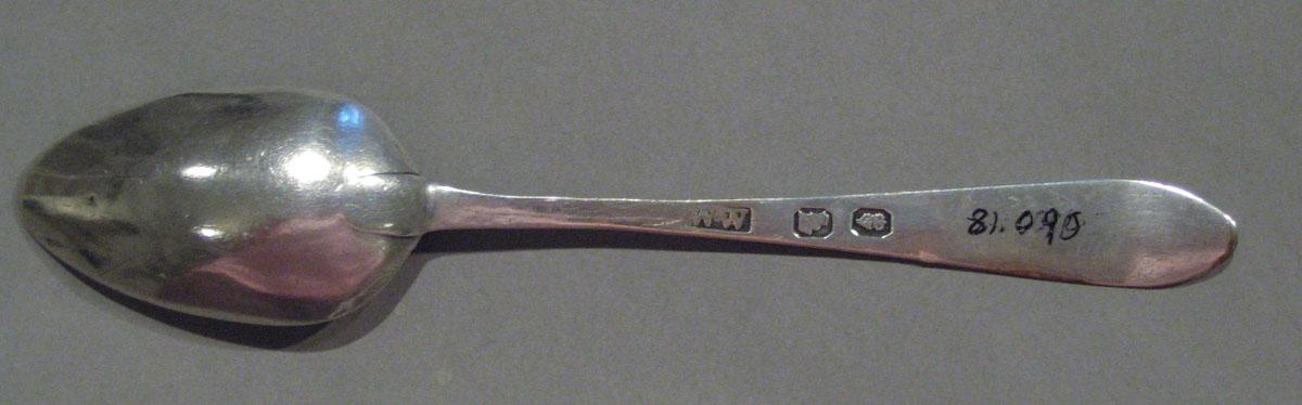 1998.0004.1095 spoon underside