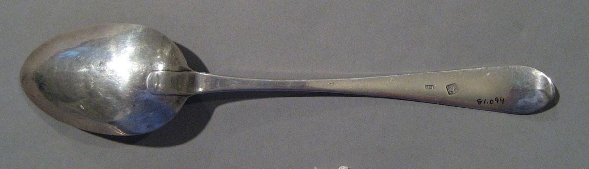 1998.0004.1099 spoon underside