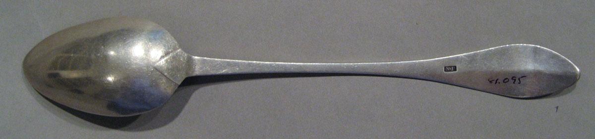 1998.0004.1100 spoon underside