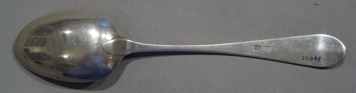1998.0004.1103.003 spoon underside