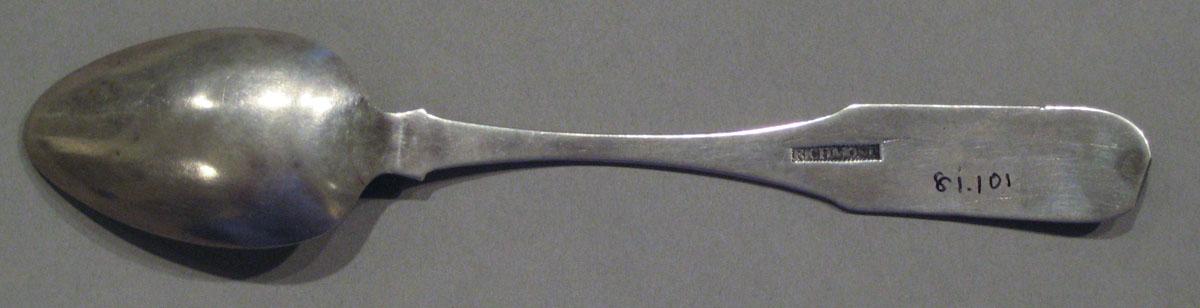 1998.0004.1106 spoon underside