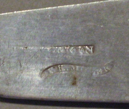 1998.0004.10107.001 spoon mark