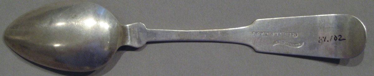 1998.0004.1107.002 spoon underside