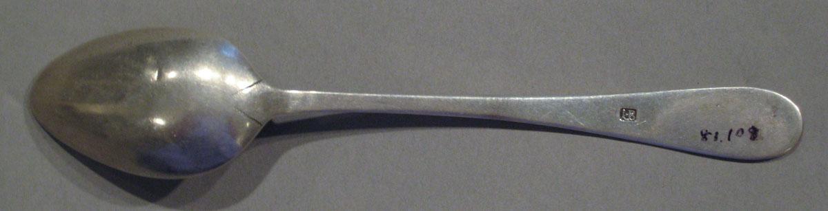 1998.0004.1113  spoon underside