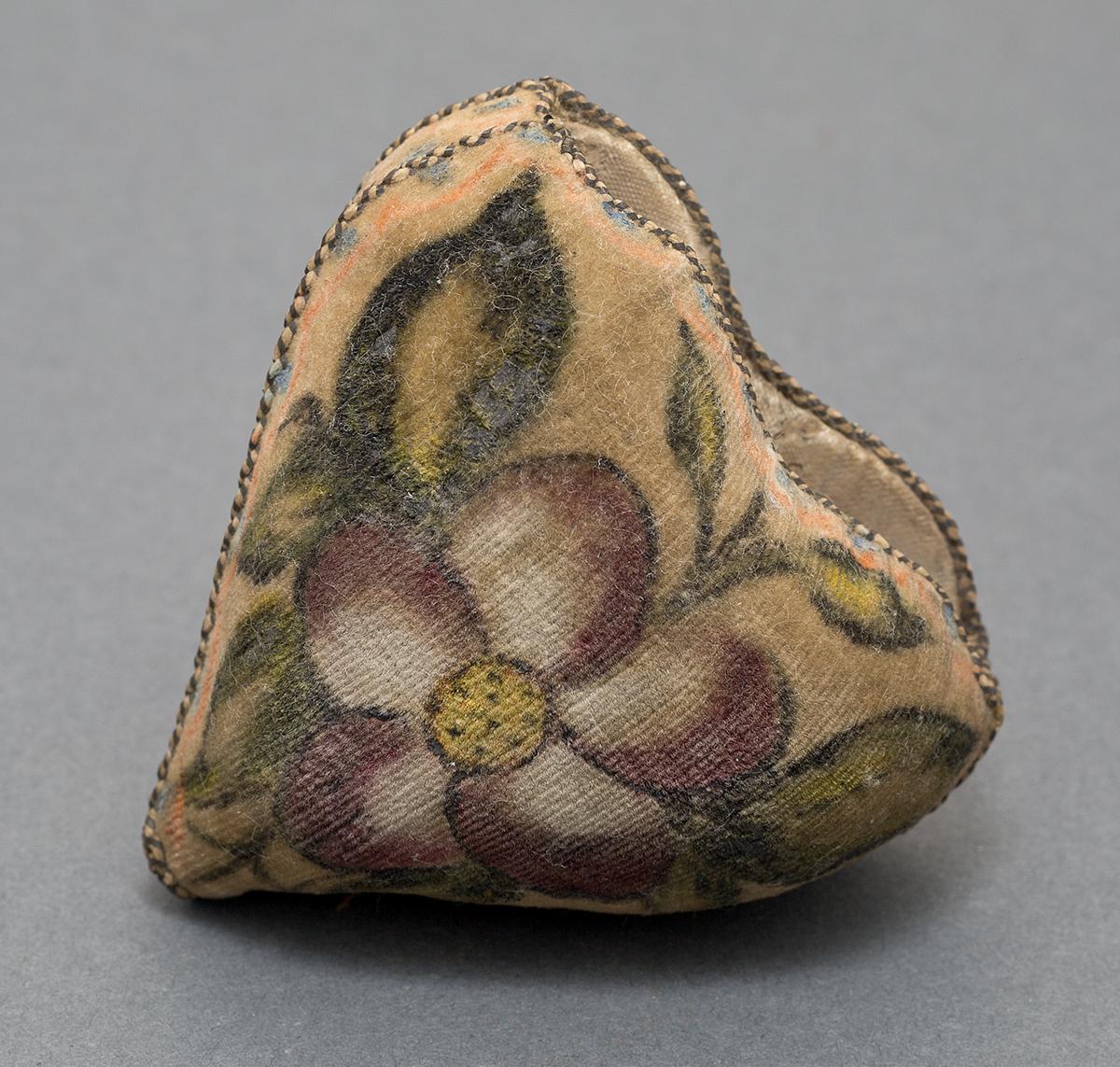1958.0514 Pincushion, View 3