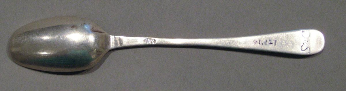1998.0004.1125 spoon underside