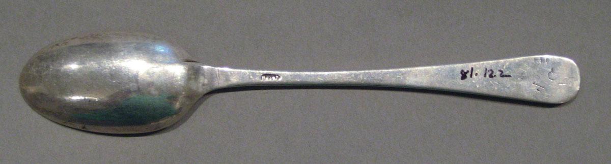 1998.0004.1126 spoon underside