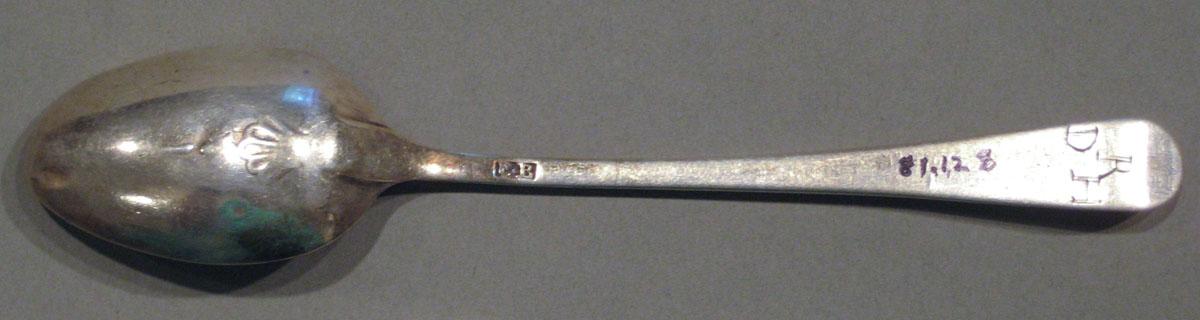 1998.0004.1132 spoon underside