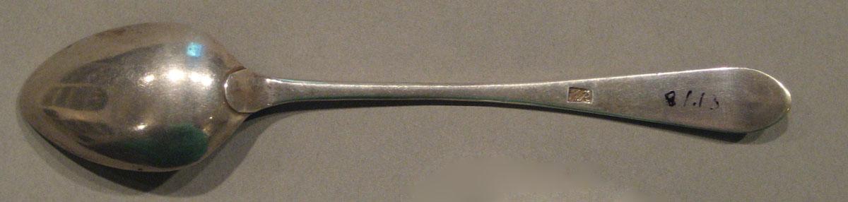 1998.0004.1135 spoon underside