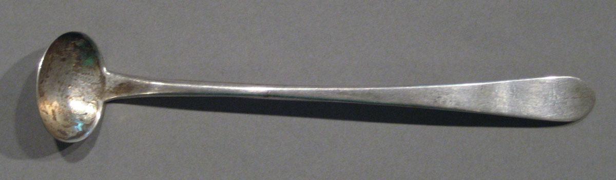 1998.0004.1137 spoon upper surface