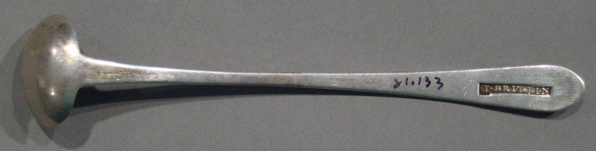 1998.0004.1137 spoon underside