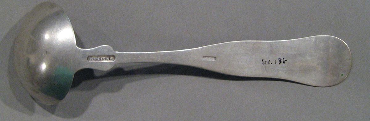 1998.0004.1142 spoon underside