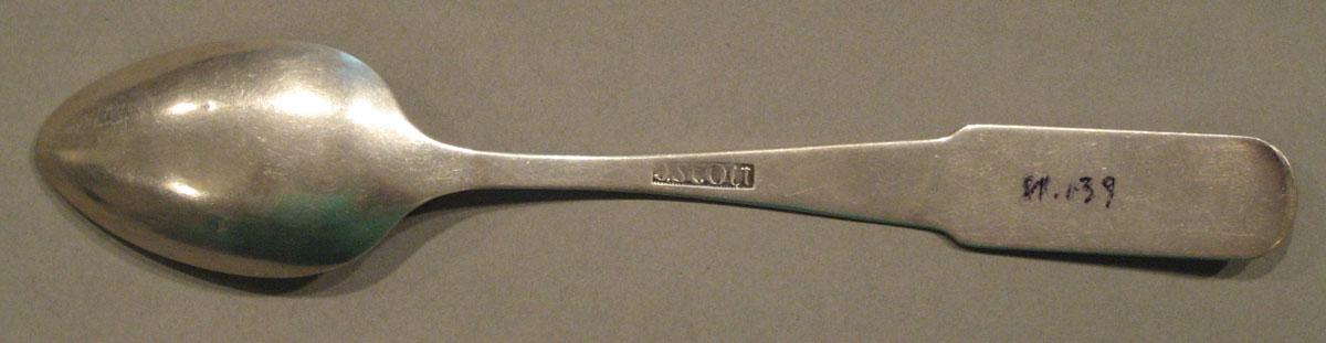 1998.0004.1143 spoon underside