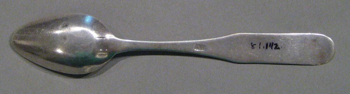 1998.0004.1146 spoon underside