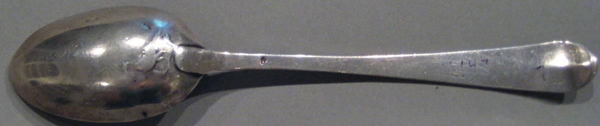 1998.0004.1151 spoon underside