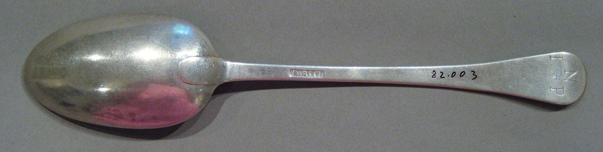 1998.0004.1156 spoon underside