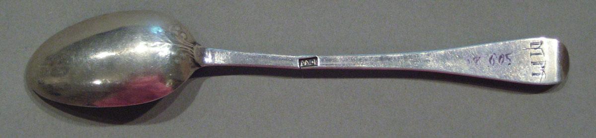 1998.0004.1158 spoon underside