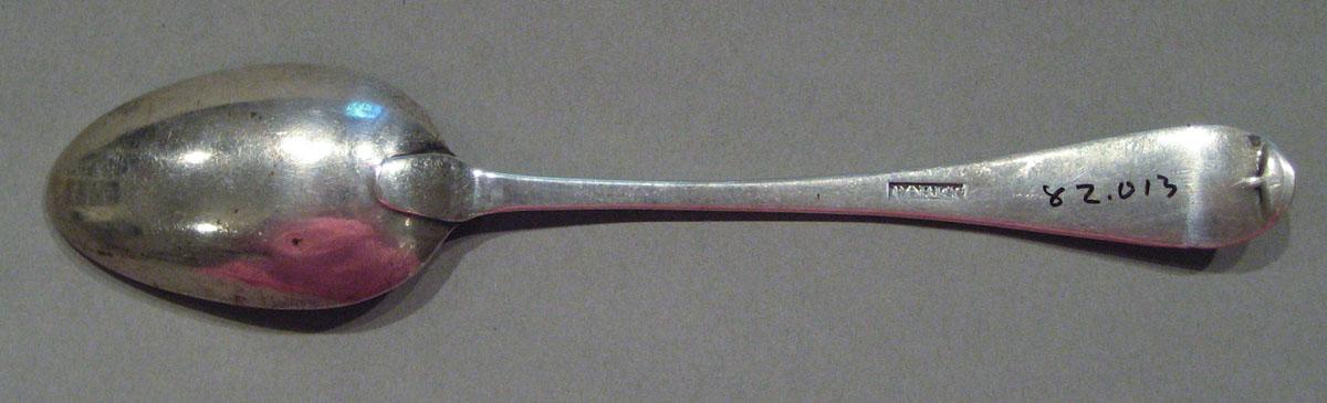 1998.0004.1164 spoon underside