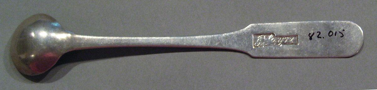 1998.0004.1166.002 spoon underside