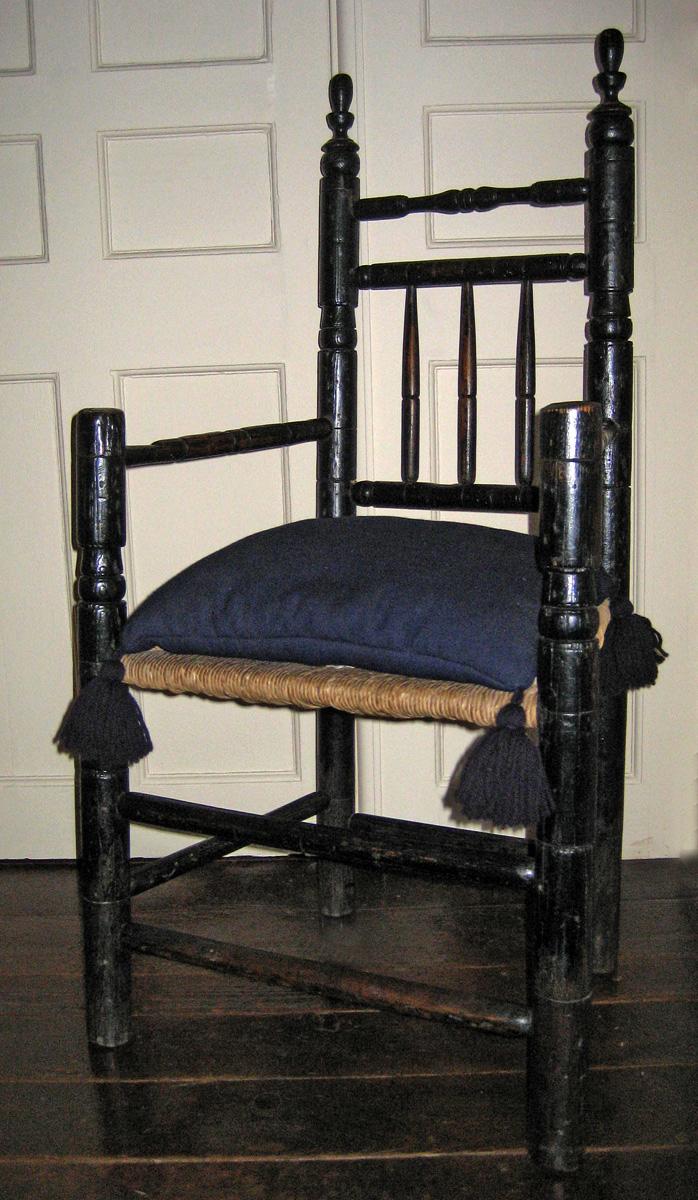1958.0521 chair with cushion view 1