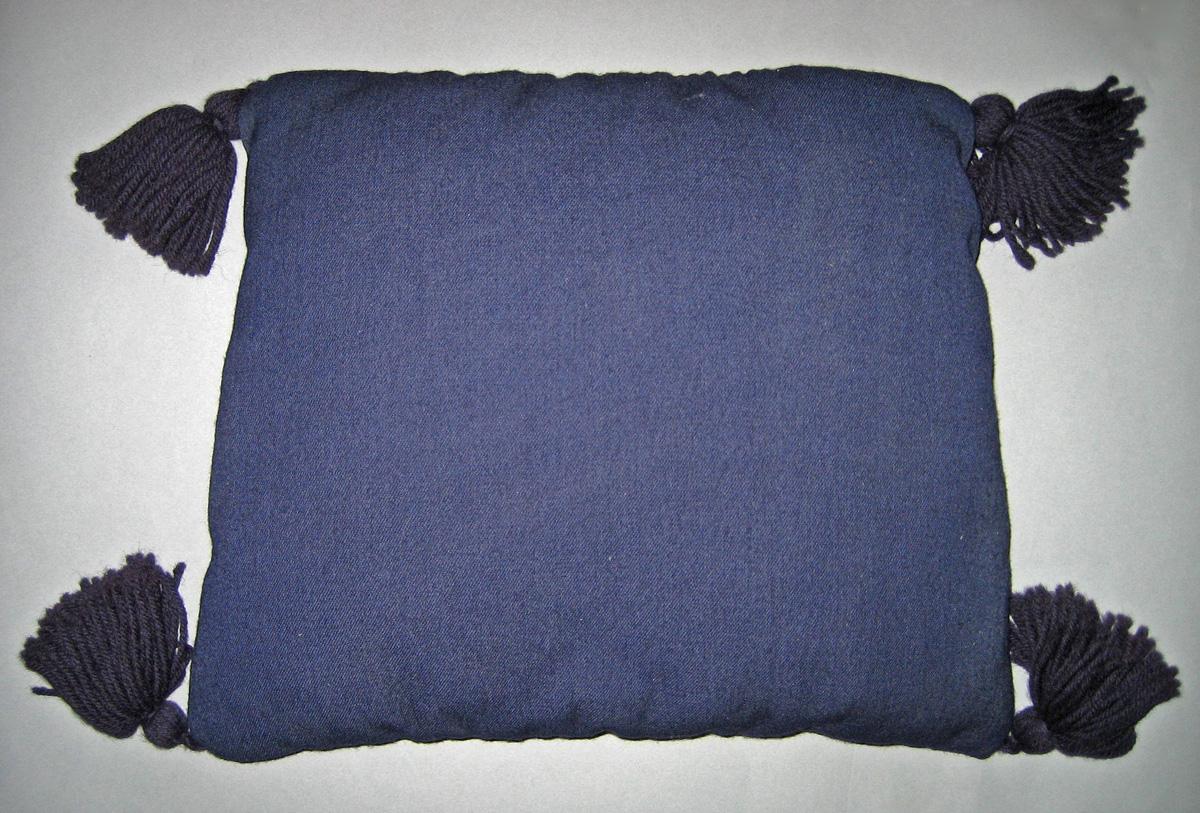 R2009.0012 cushion on 1958.0521 view 1