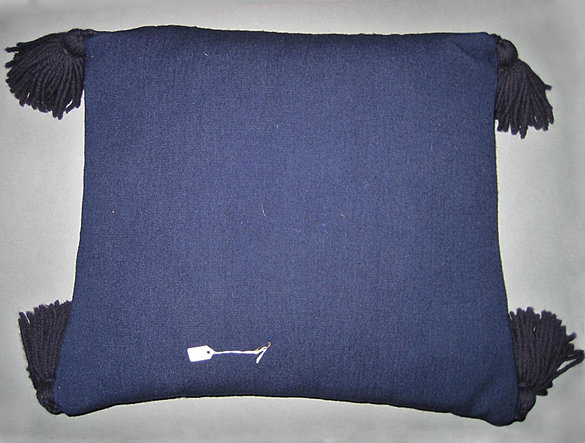 R2009.0012 cushion on 1958.0521 view 2