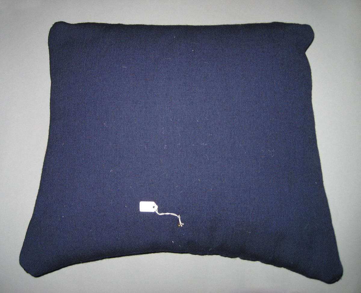 R2009.0010 cushion for 1958.0522  view 2