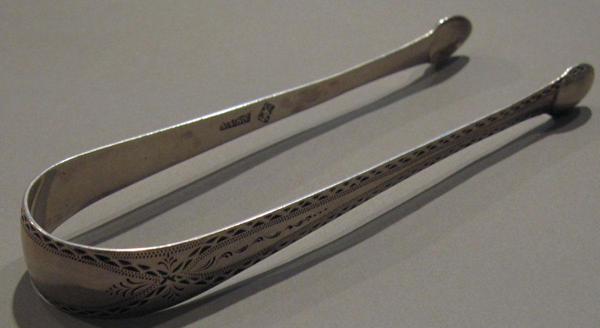 1998.0004.1181 tongs right
