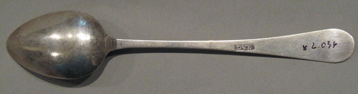1998.0004.1186 spoon underside