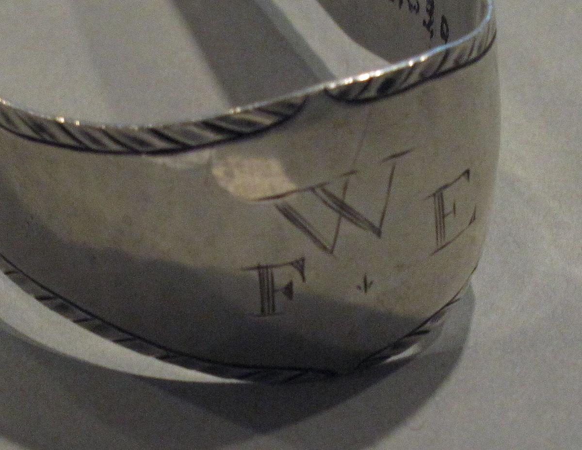 1998.0004.1189 tongs bow
