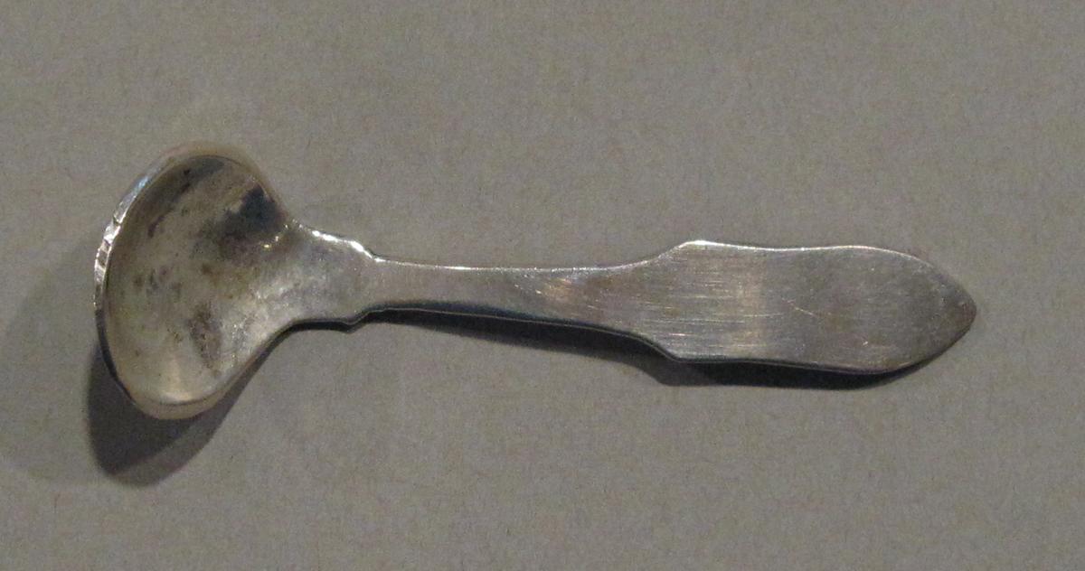 1998.0004.1192 spoon upper surface