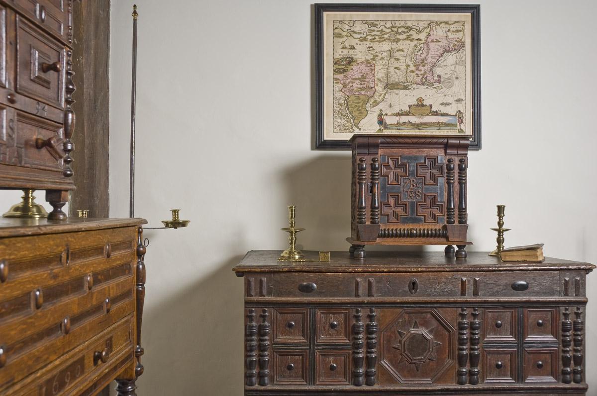 1958.0526 Chest (view 2)