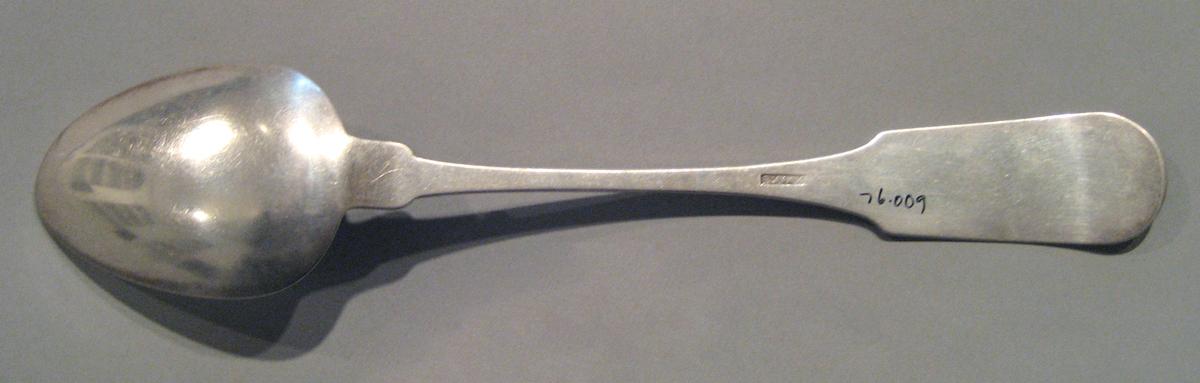 1998.0004.121.001 Silver Spoon underside