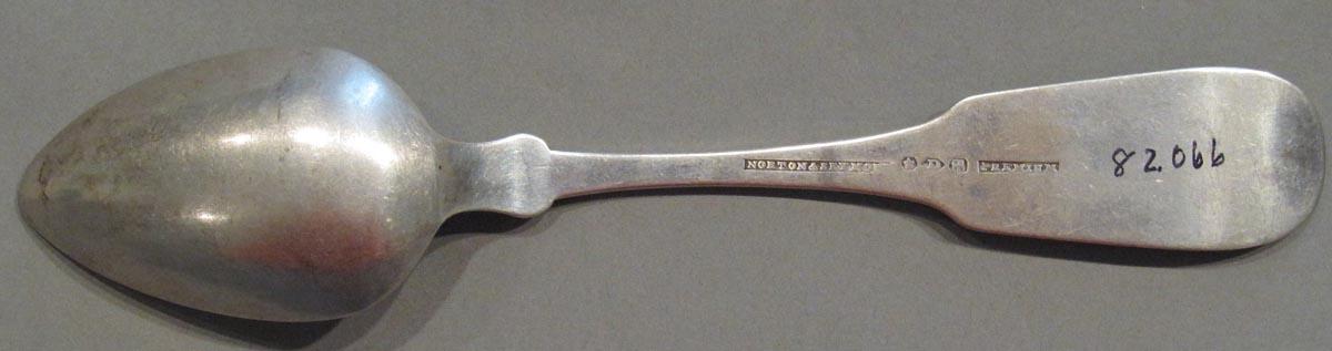 1998.0004.1215 spoon underside