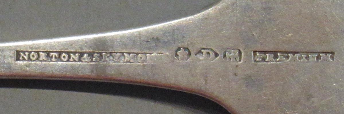 1998.0004.1215 spoon mark
